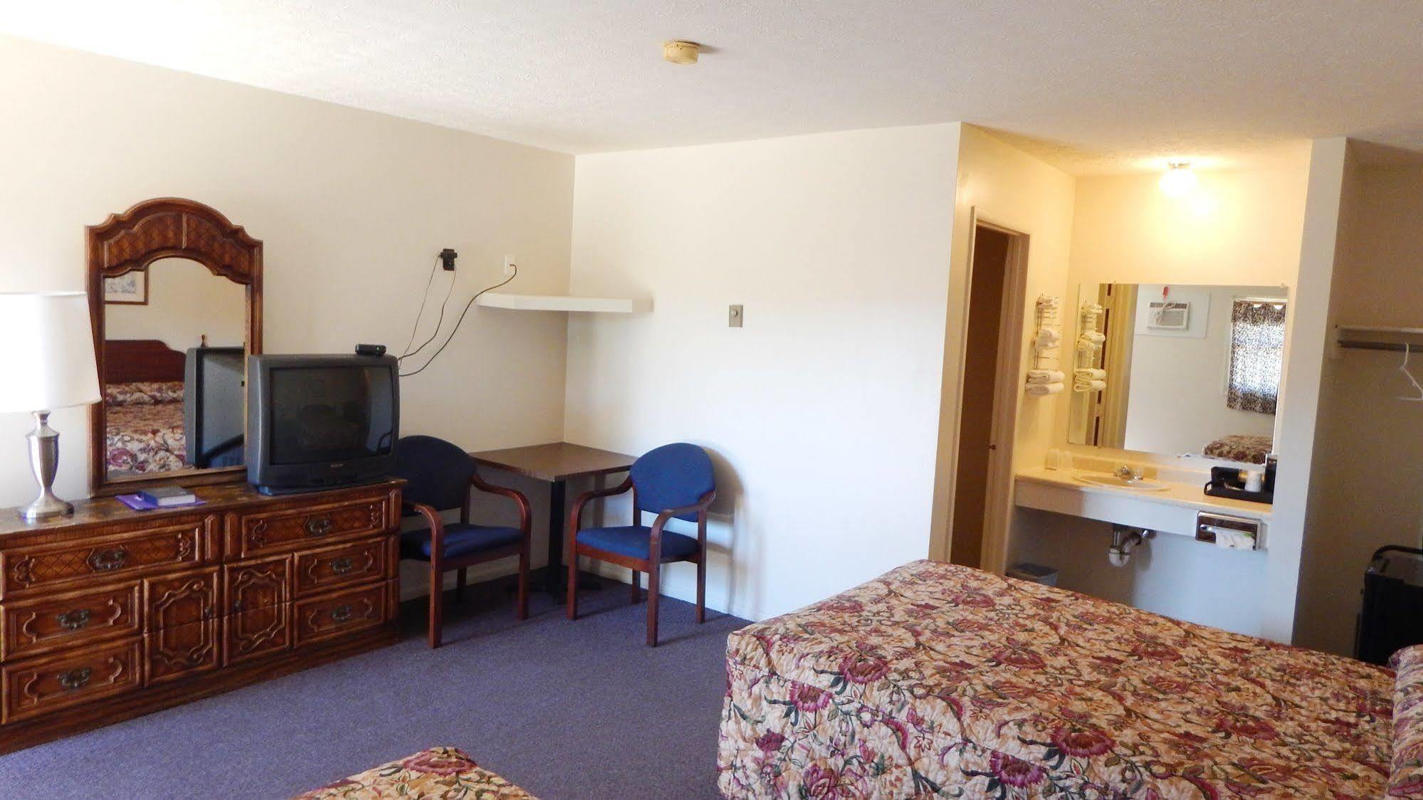 Dry Ridge Motor Inn Dış mekan fotoğraf